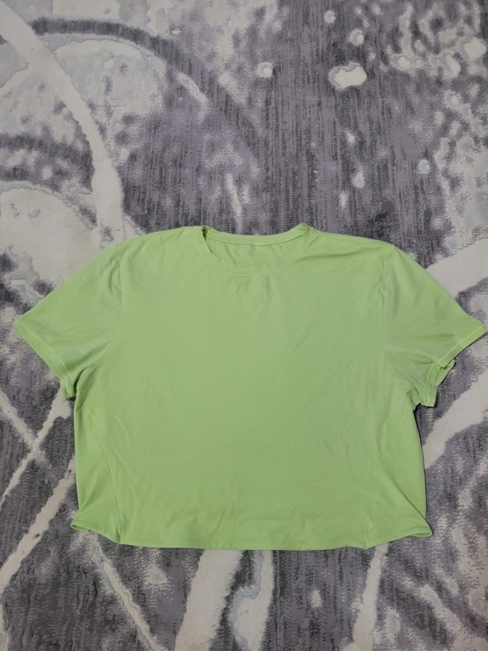 Lululenon Women’s Light Green Crewneck Short Sleeve Tee Size 10